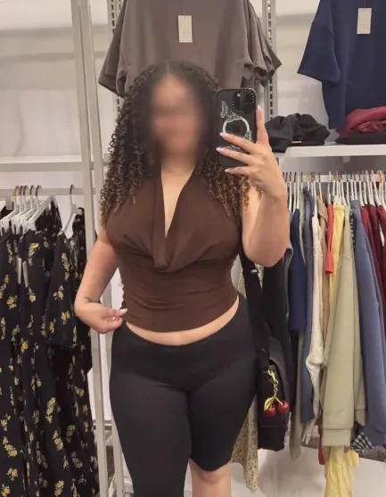 Amber, 30
