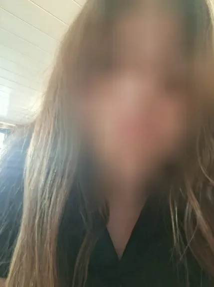 Amelia, 27