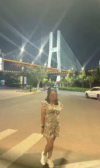 Ellie, 34