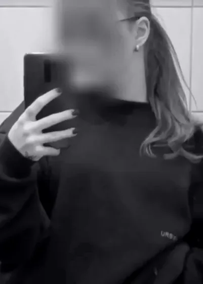 Evie, 19