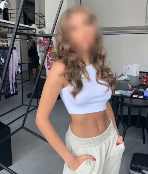 Hayley, 33