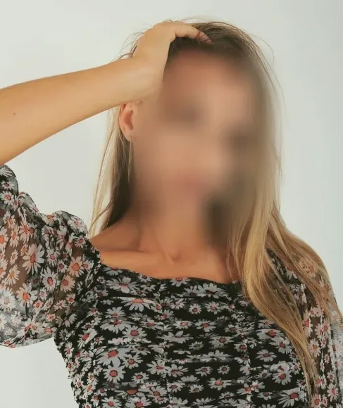 Isobel, 39