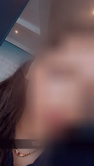 Lauren, 29