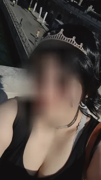Mia, 40