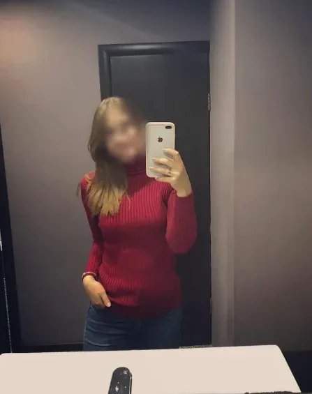 Olivia, 32