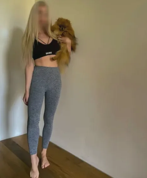 Olivia, 24