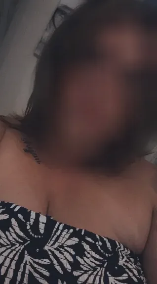 Yasmin, 28